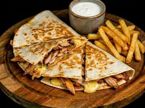 Platoul Quesadilla